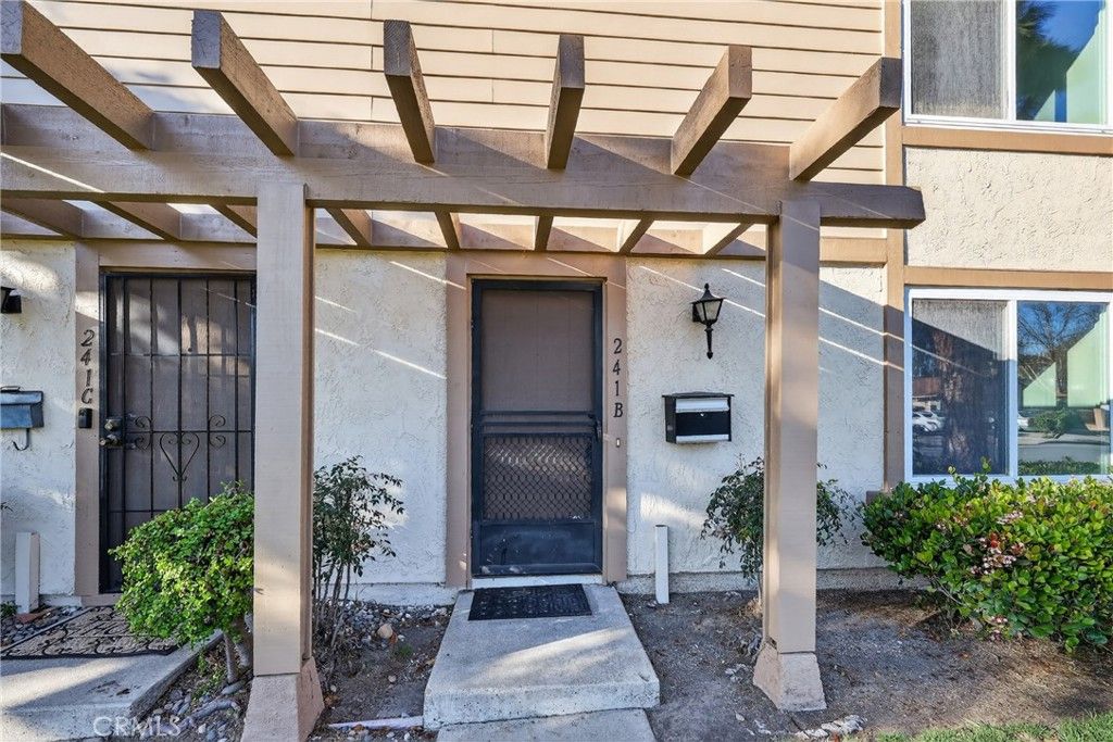 Image 28 of property listing at 241 W Alton Avenue B, Santa Ana, CA 92707