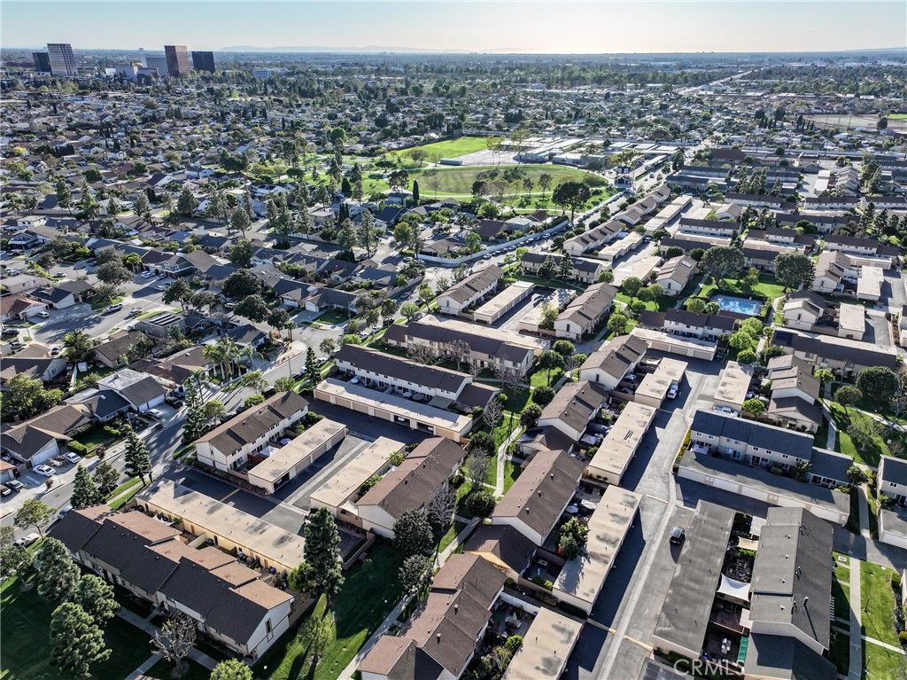 Image 36 of property listing at 241 W Alton Avenue B, Santa Ana, CA 92707