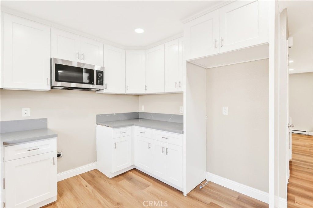 Image 6 of property listing at 241 W Alton Avenue B, Santa Ana, CA 92707