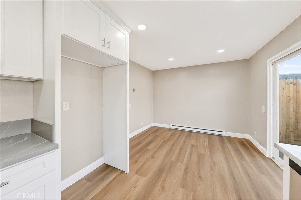 Image 7 of property listing at 241 W Alton Avenue B, Santa Ana, CA 92707