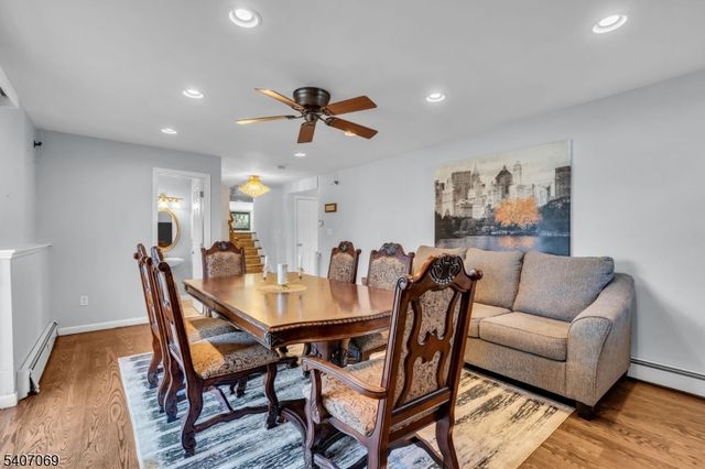 28 Toby Dr, Roxbury Twp., NJ 07876