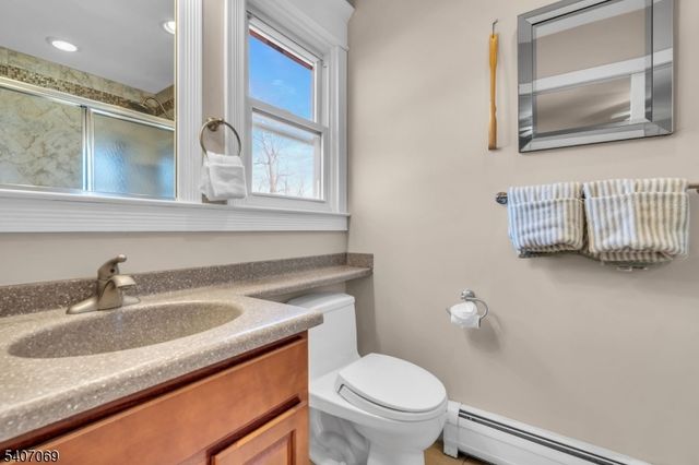 28 Toby Dr, Roxbury Twp., NJ 07876