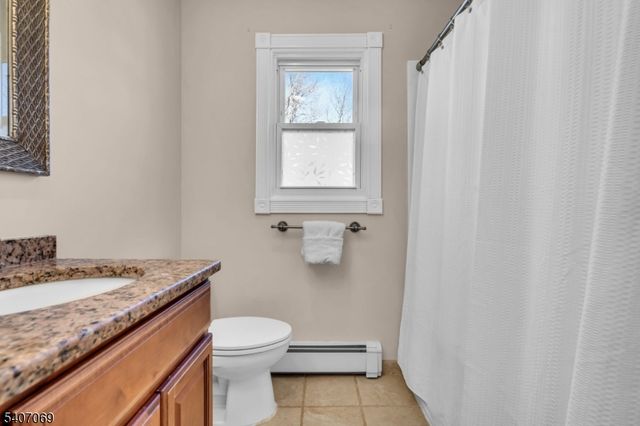 28 Toby Dr, Roxbury Twp., NJ 07876