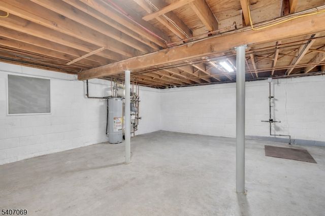 28 Toby Dr, Roxbury Twp., NJ 07876