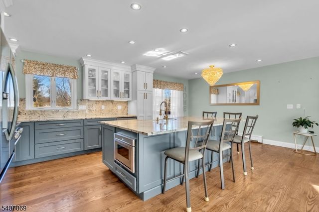 28 Toby Dr, Roxbury Twp., NJ 07876