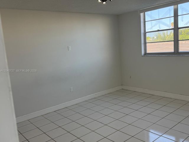 1990 Marseille Dr 303, Miami Beach, FL 33141