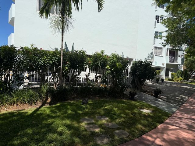 1990 Marseille Dr 303, Miami Beach, FL 33141