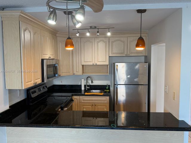 1990 Marseille Dr 303, Miami Beach, FL 33141