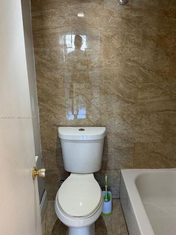 1990 Marseille Dr 303, Miami Beach, FL 33141
