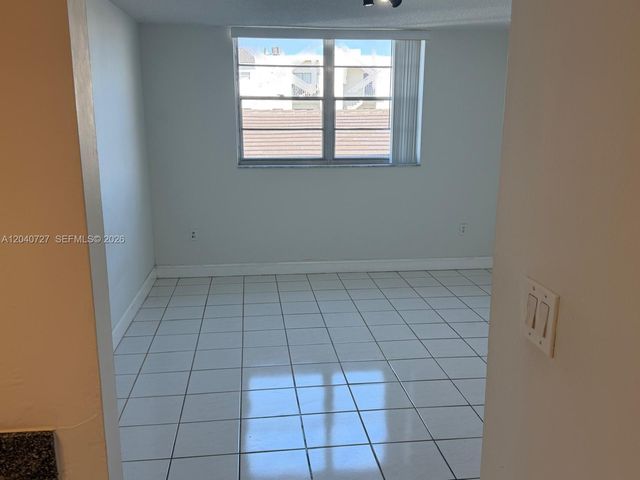 1990 Marseille Dr 303, Miami Beach, FL 33141