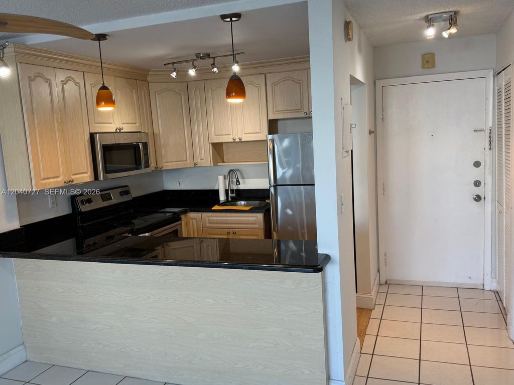1990 Marseille Dr 303, Miami Beach, FL 33141