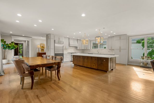 1018 Gateway Ln, Nashville, TN 37220