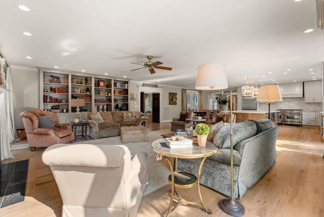 1018 Gateway Ln, Nashville, TN 37220