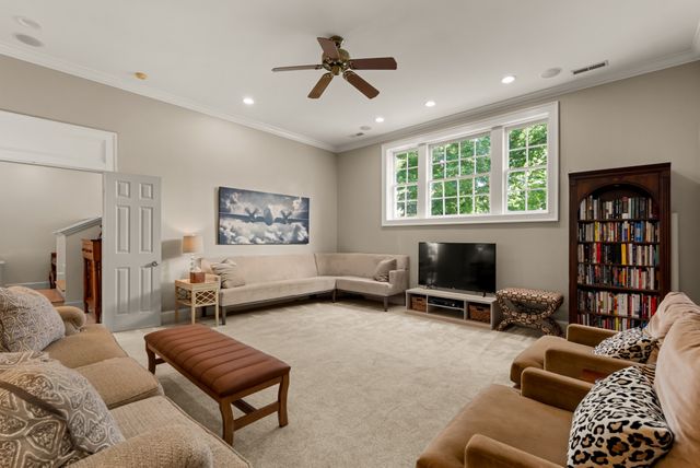 1018 Gateway Ln, Nashville, TN 37220