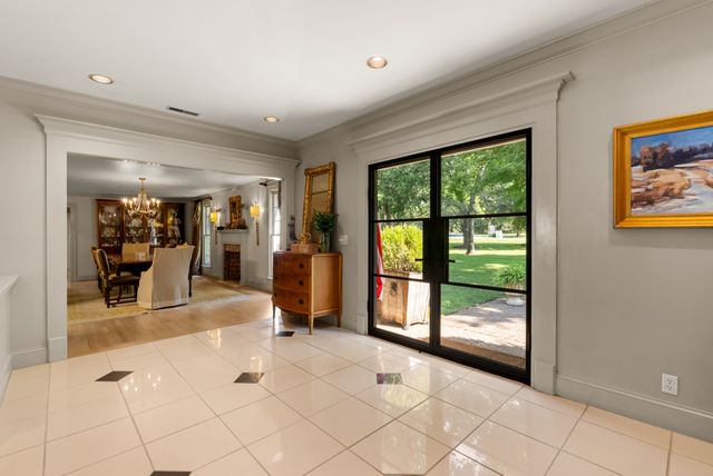 1018 Gateway Ln, Nashville, TN 37220