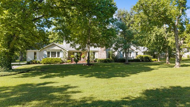 1018 Gateway Ln, Nashville, TN 37220