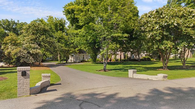 1018 Gateway Ln, Nashville, TN 37220
