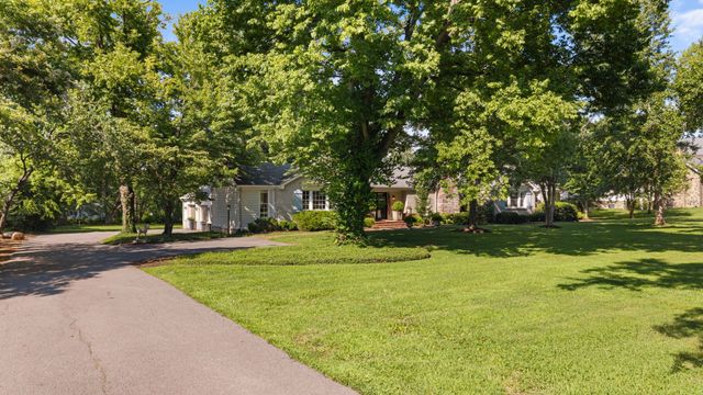 1018 Gateway Ln, Nashville, TN 37220