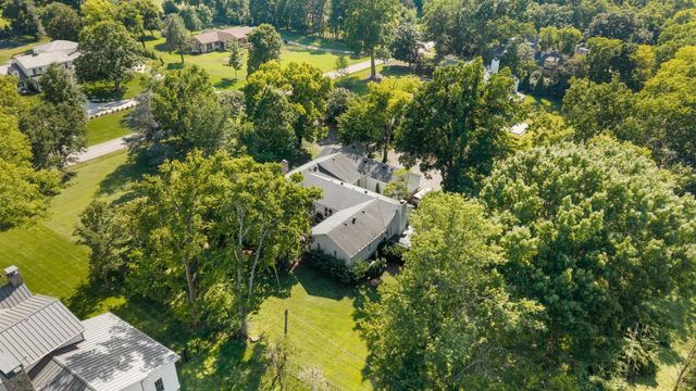 1018 Gateway Ln, Nashville, TN 37220