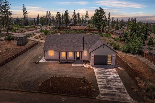 1890 Arrowhead Dr, Paradise, CA 95969