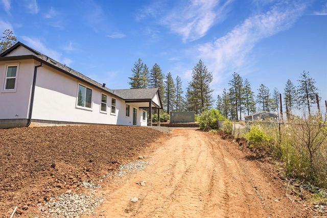 1890 Arrowhead Dr, Paradise, CA 95969