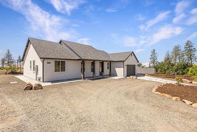 1890 Arrowhead Dr, Paradise, CA 95969