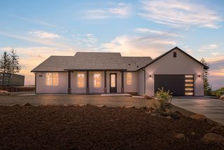 1890 Arrowhead Dr, Paradise, CA 95969