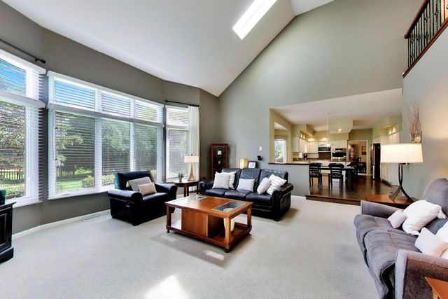 712 De Lasalle Court, Naperville, IL 60565