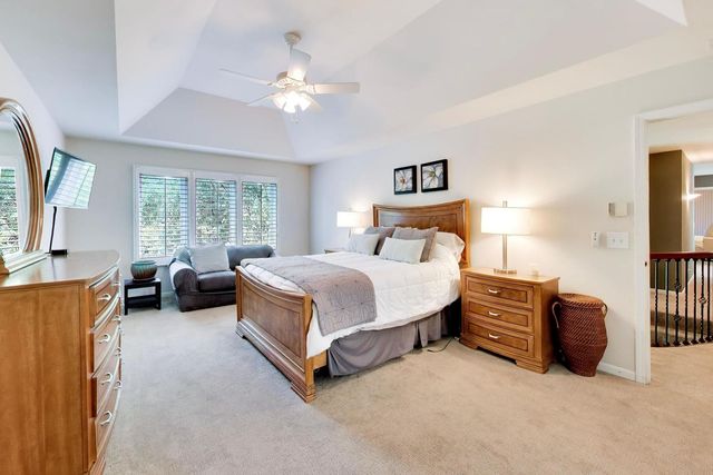 712 De Lasalle Court, Naperville, IL 60565