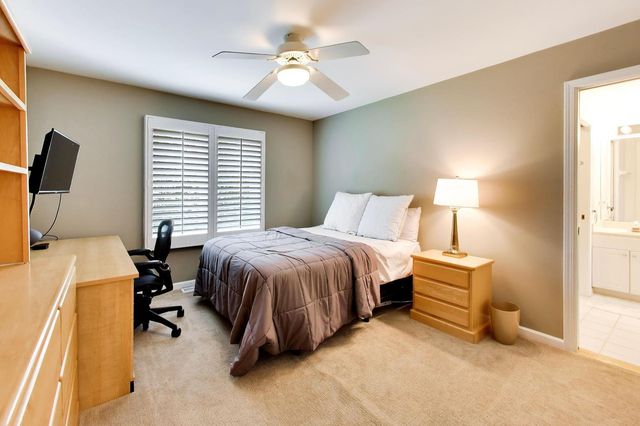 712 De Lasalle Court, Naperville, IL 60565