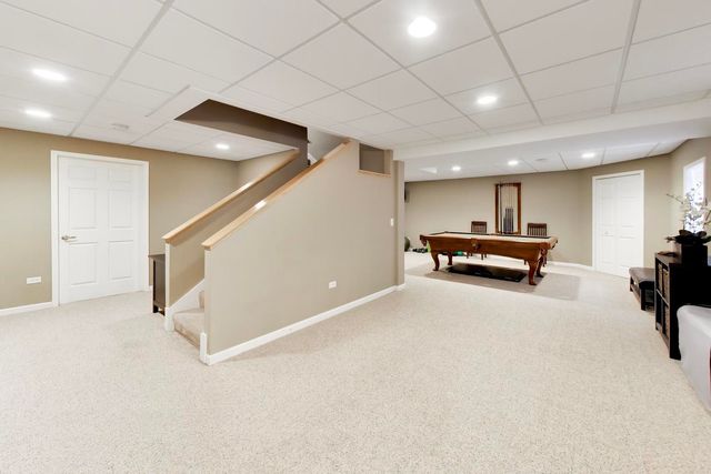 712 De Lasalle Court, Naperville, IL 60565