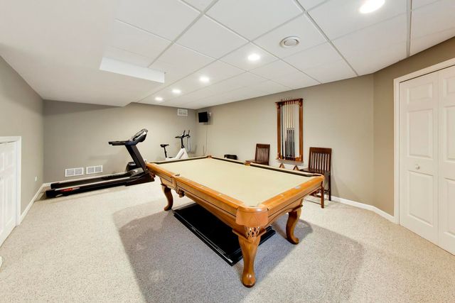 712 De Lasalle Court, Naperville, IL 60565
