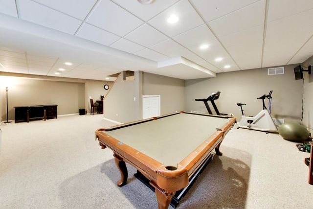 712 De Lasalle Court, Naperville, IL 60565