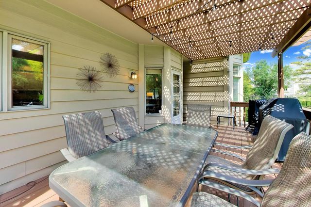 712 De Lasalle Court, Naperville, IL 60565
