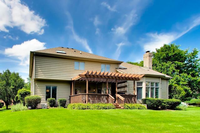 712 De Lasalle Court, Naperville, IL 60565