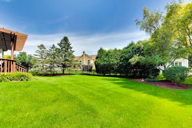 712 De Lasalle Court, Naperville, IL 60565