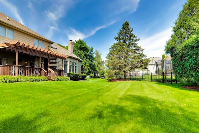 712 De Lasalle Court, Naperville, IL 60565