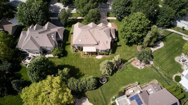 712 De Lasalle Court, Naperville, IL 60565