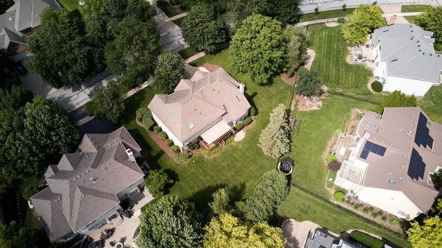 712 De Lasalle Court, Naperville, IL 60565