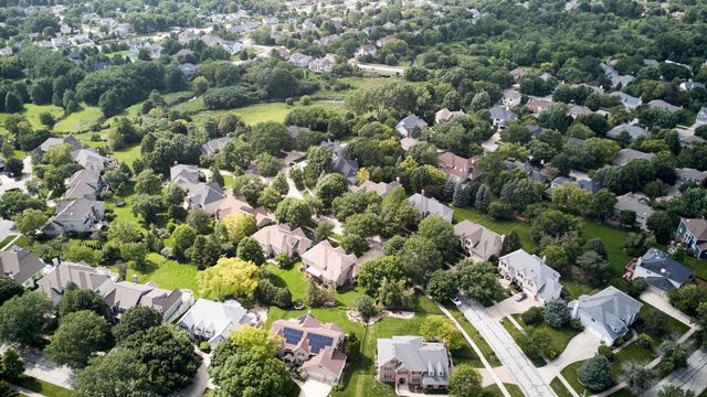 712 De Lasalle Court, Naperville, IL 60565