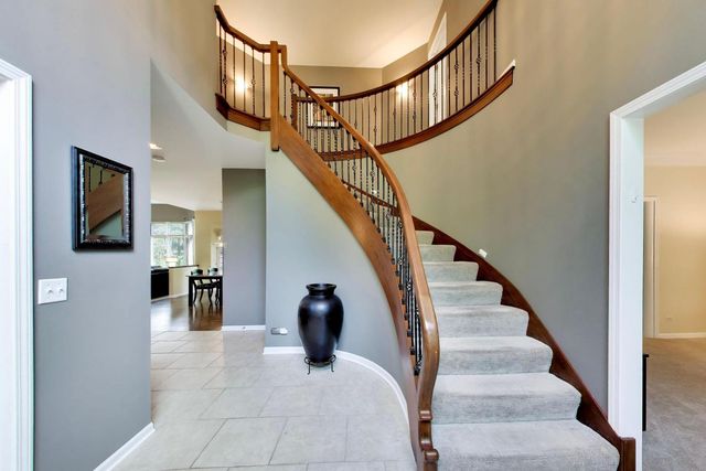 712 De Lasalle Court, Naperville, IL 60565