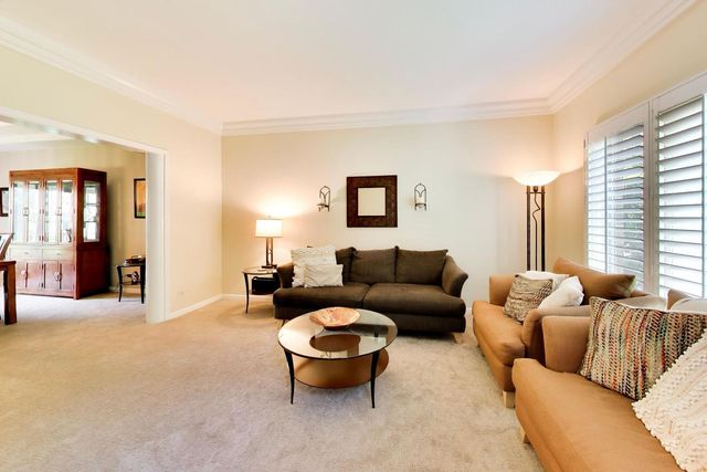 712 De Lasalle Court, Naperville, IL 60565