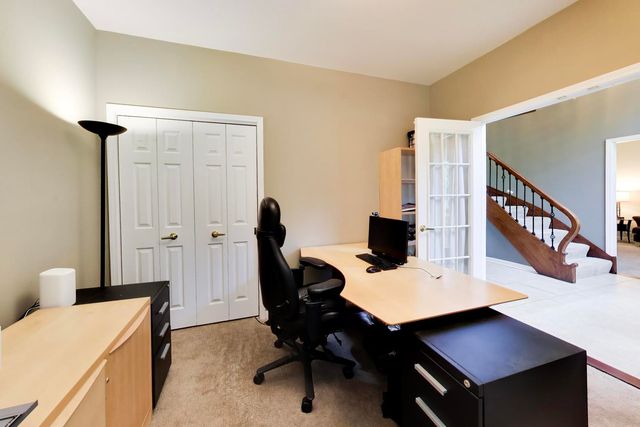 712 De Lasalle Court, Naperville, IL 60565