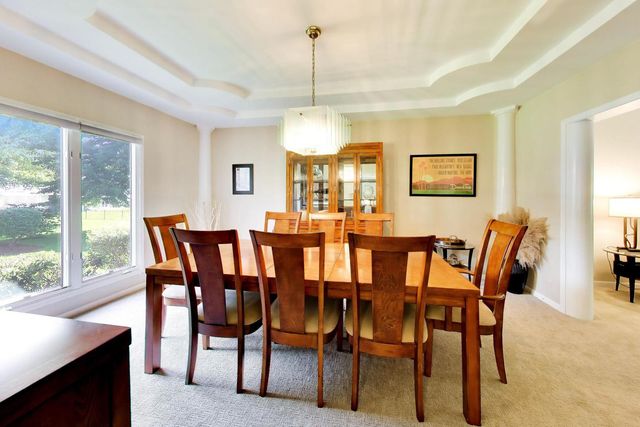 712 De Lasalle Court, Naperville, IL 60565