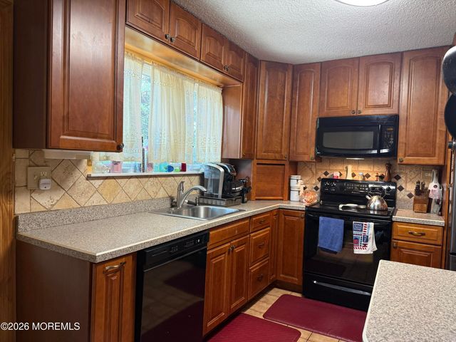 35 Schooner Avenue, Barnegat, NJ 08005