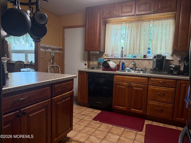 35 Schooner Avenue, Barnegat, NJ 08005