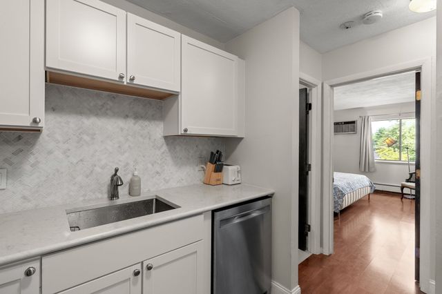 159 Bittersweet Ln 121, Randolph, MA 02368