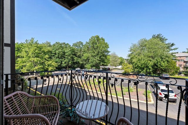 159 Bittersweet Ln 121, Randolph, MA 02368