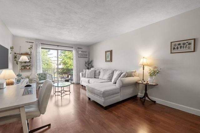 159 Bittersweet Ln 121, Randolph, MA 02368