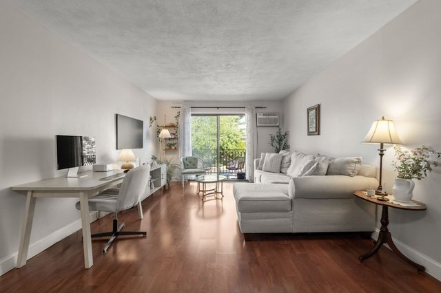 159 Bittersweet Ln 121, Randolph, MA 02368